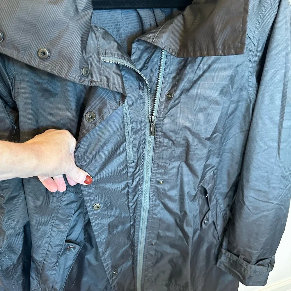 Nau Men’s Black Plaid Nylon Windbreaker Rain‎ Coat Jacket